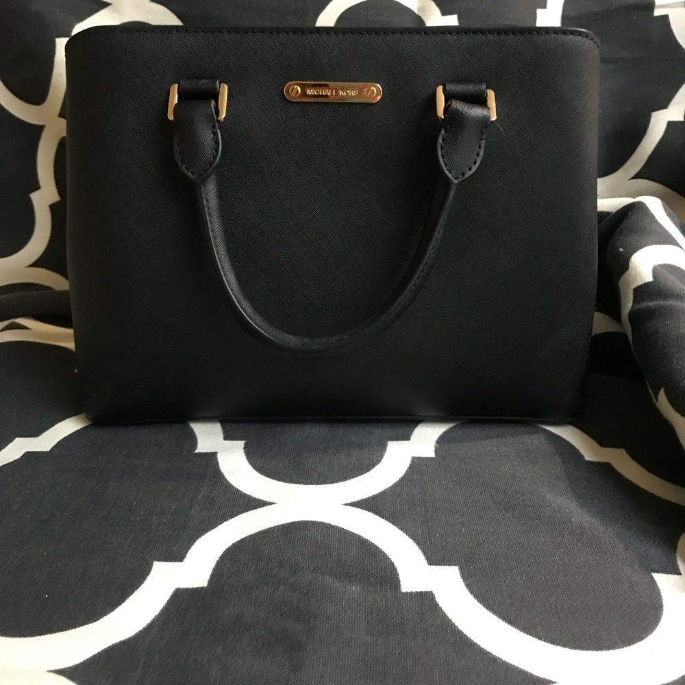 Michael Kors Medium Savannah Satchel